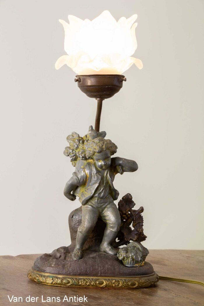 Druivenplukker tafellamp, Grape picker table lamp, Weinpflücker-Tischlampe