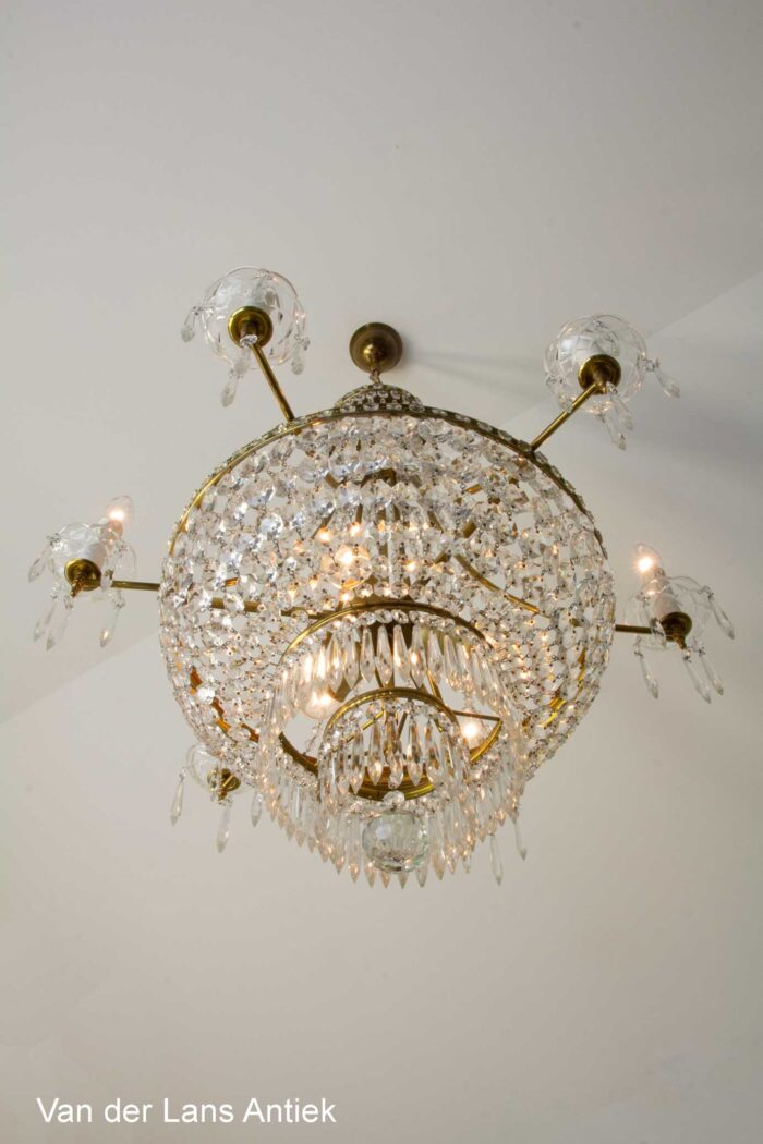 Korbluster, basket chandelier, zakkroonluchter, empire kroonluchter